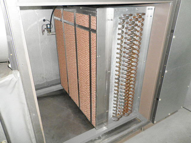 気化式　加湿器エレメント交換画像